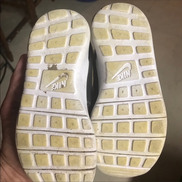 Sneakers - Picture 3 of 3